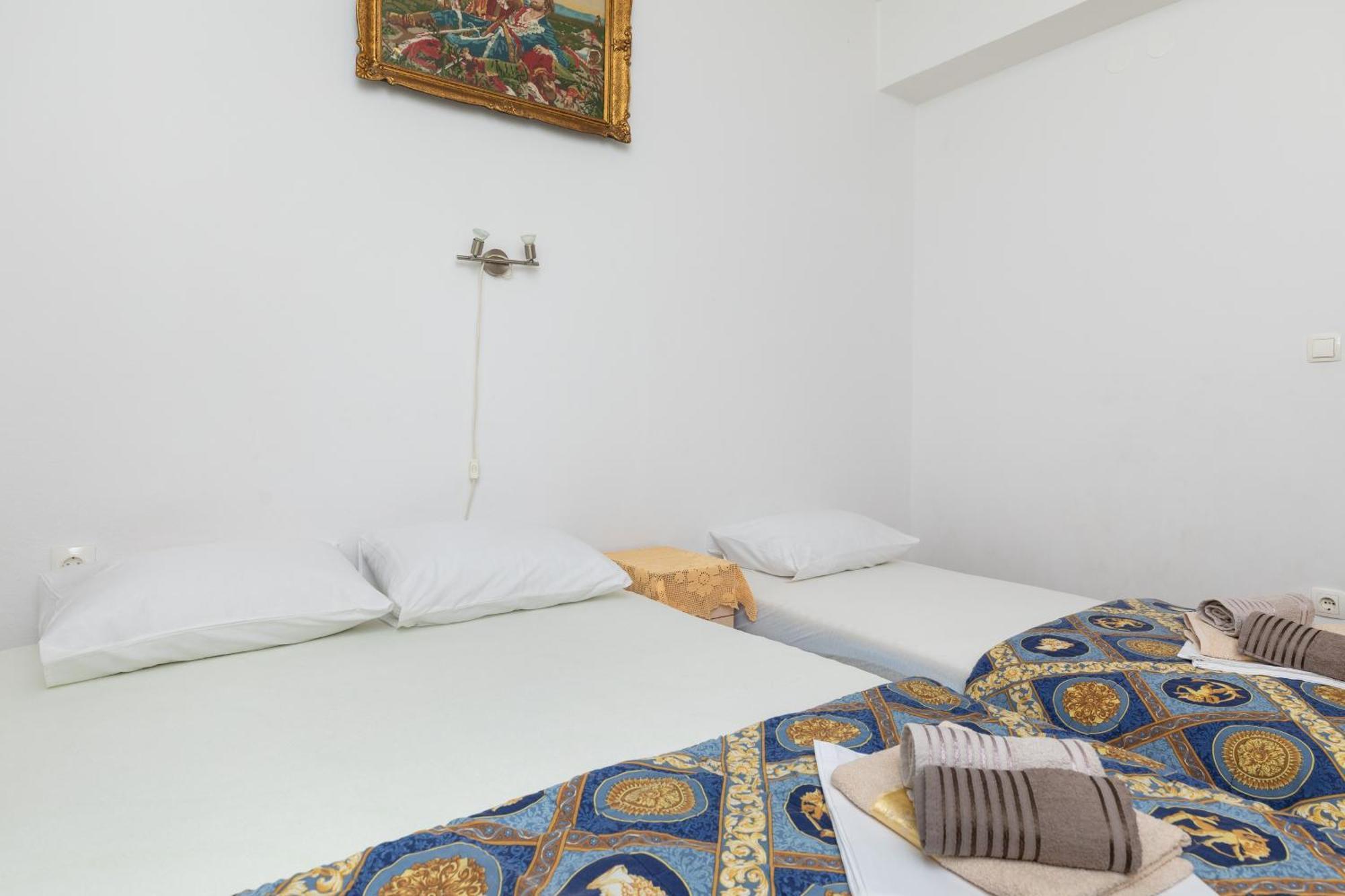 Apartments With A Parking Space Pisak, Omis - 5975 Номер фото