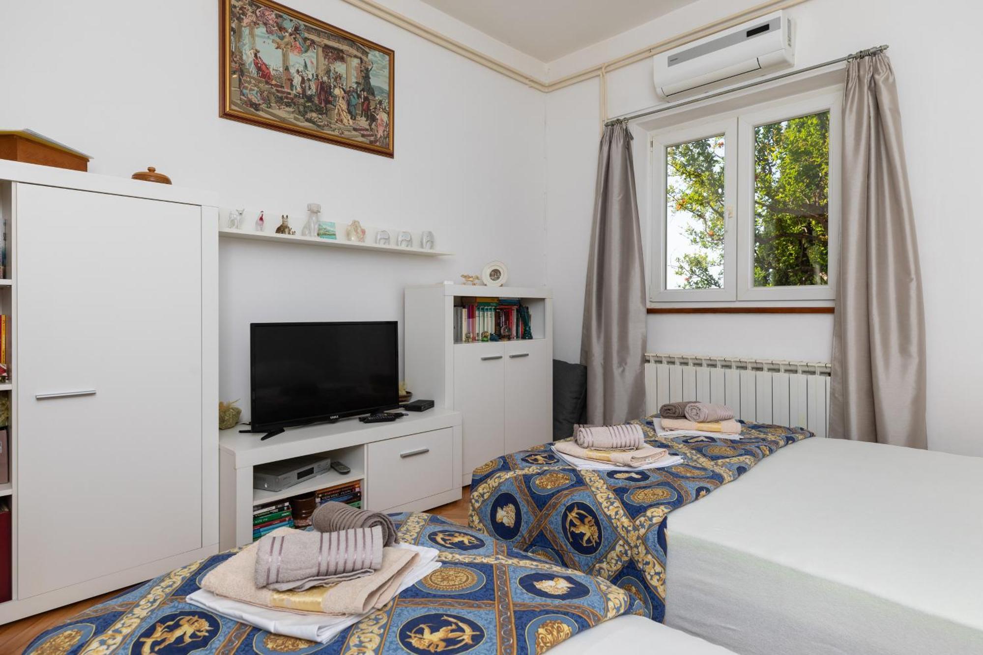 Apartments With A Parking Space Pisak, Omis - 5975 Номер фото